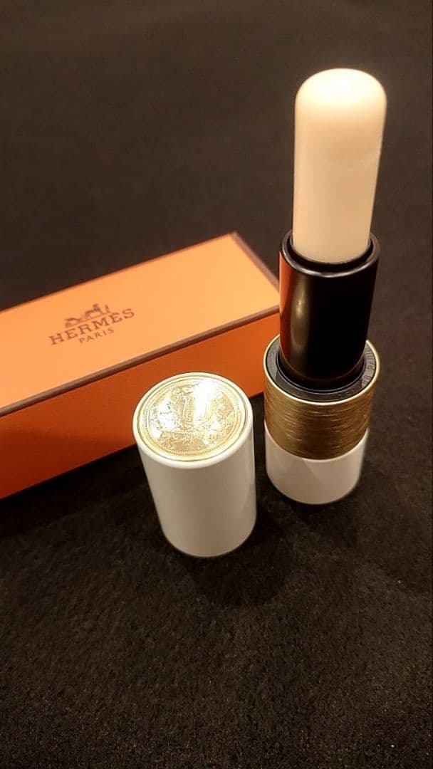 ルージュ・エルメス リップバーム ルージュ　エルメス　3.5g　リボン付き