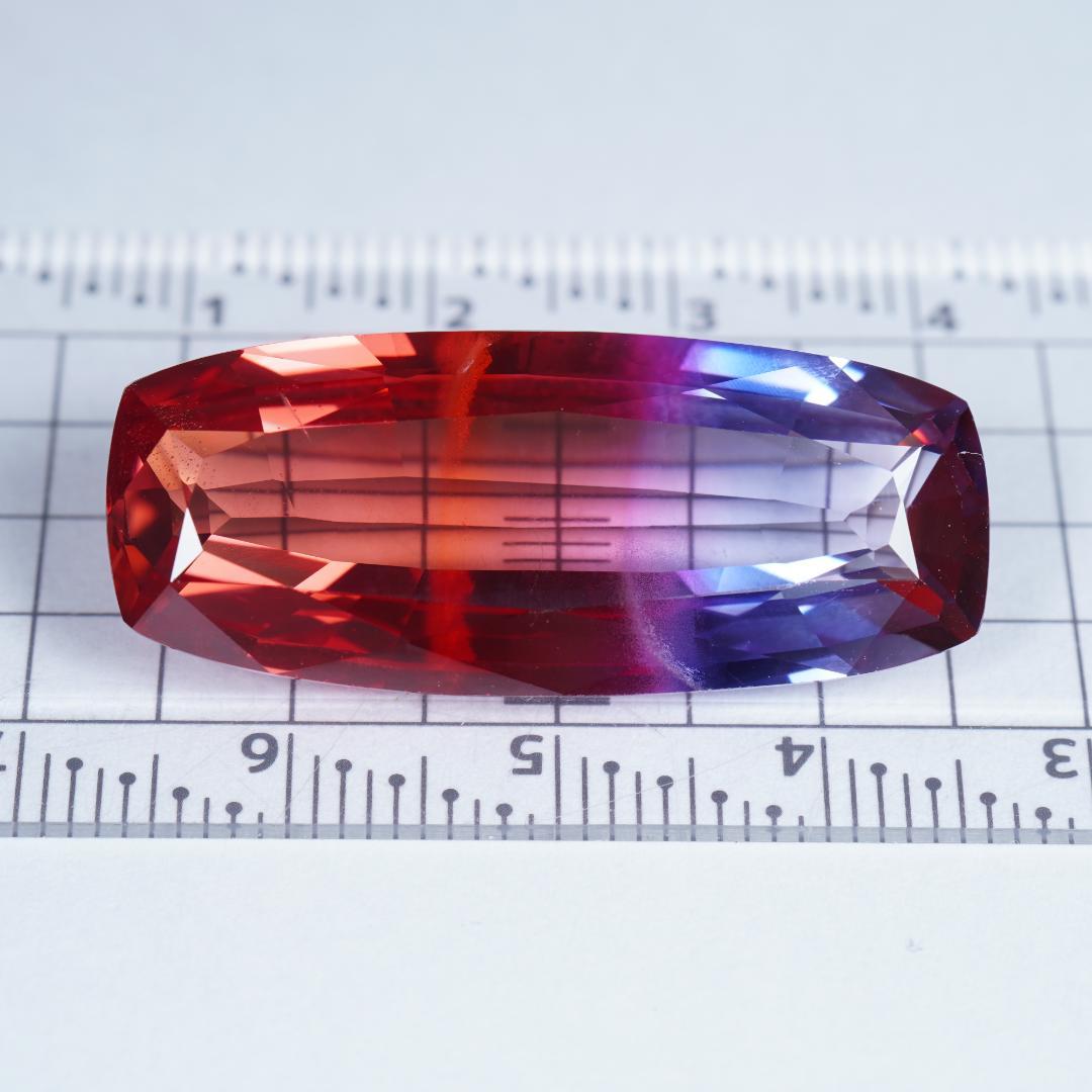 39.32ct　合成バイカラーサファイア