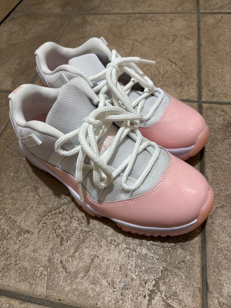 美品】ナイキ W エアジョーダン11 レトロ ロー レジェンド ピンク