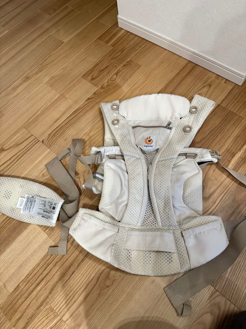 エルゴ　ホワイト メッシュ 抱っこ紐 ergobaby（エルゴベビー） 公式 オムニ デラックス 抱っこ紐 新生児