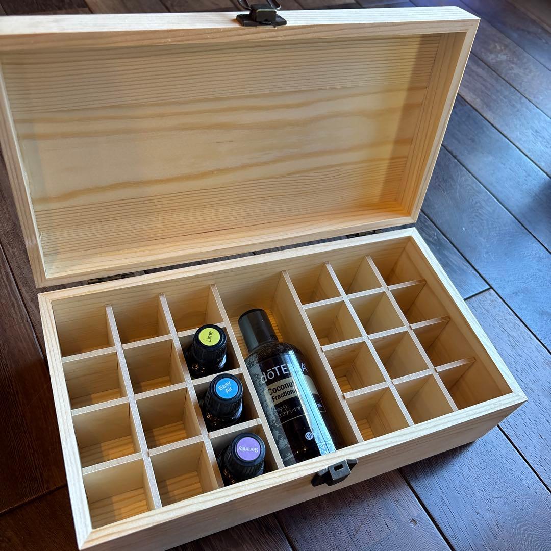 未使用！アロマオイル24本収納できる木箱 - メルカリ