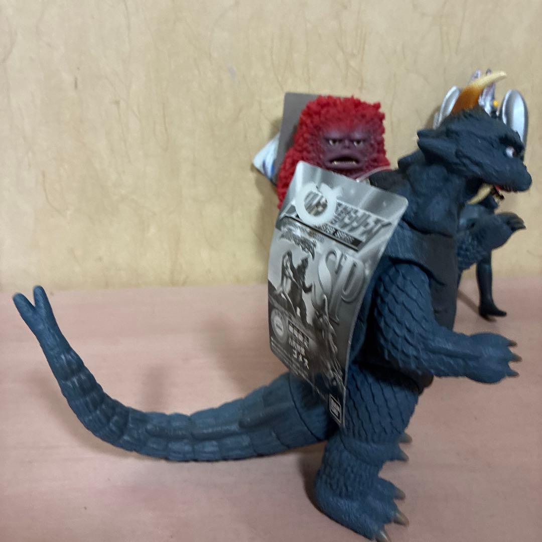 ウルトラ怪獣シリーズ ゴメス ピグモン バルタン星人 フィギュアタグ付