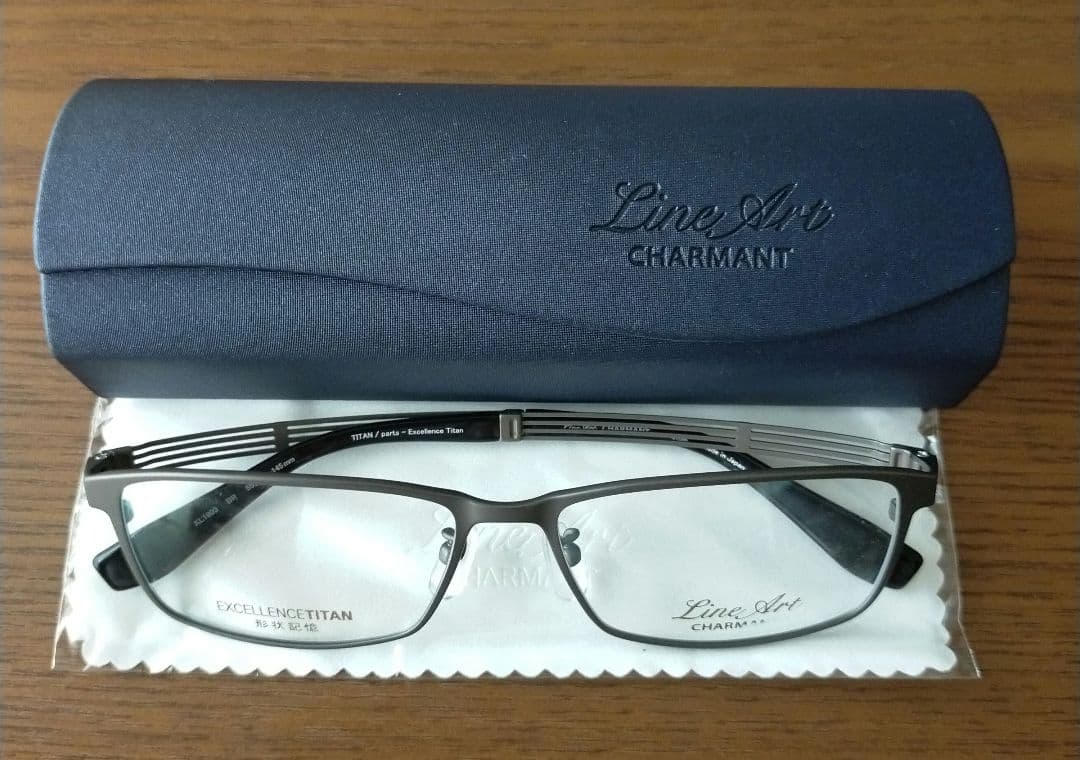 Line Art ラインアート メガネケース 10周年のメガネ拭き Charmant