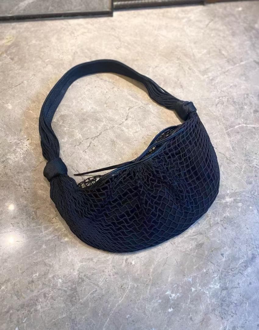 LEMAIRE x Filt Croissant ショルダーバッグ x Filt Croissant mesh shoulder bag in black - Lemaire | Mytheresa