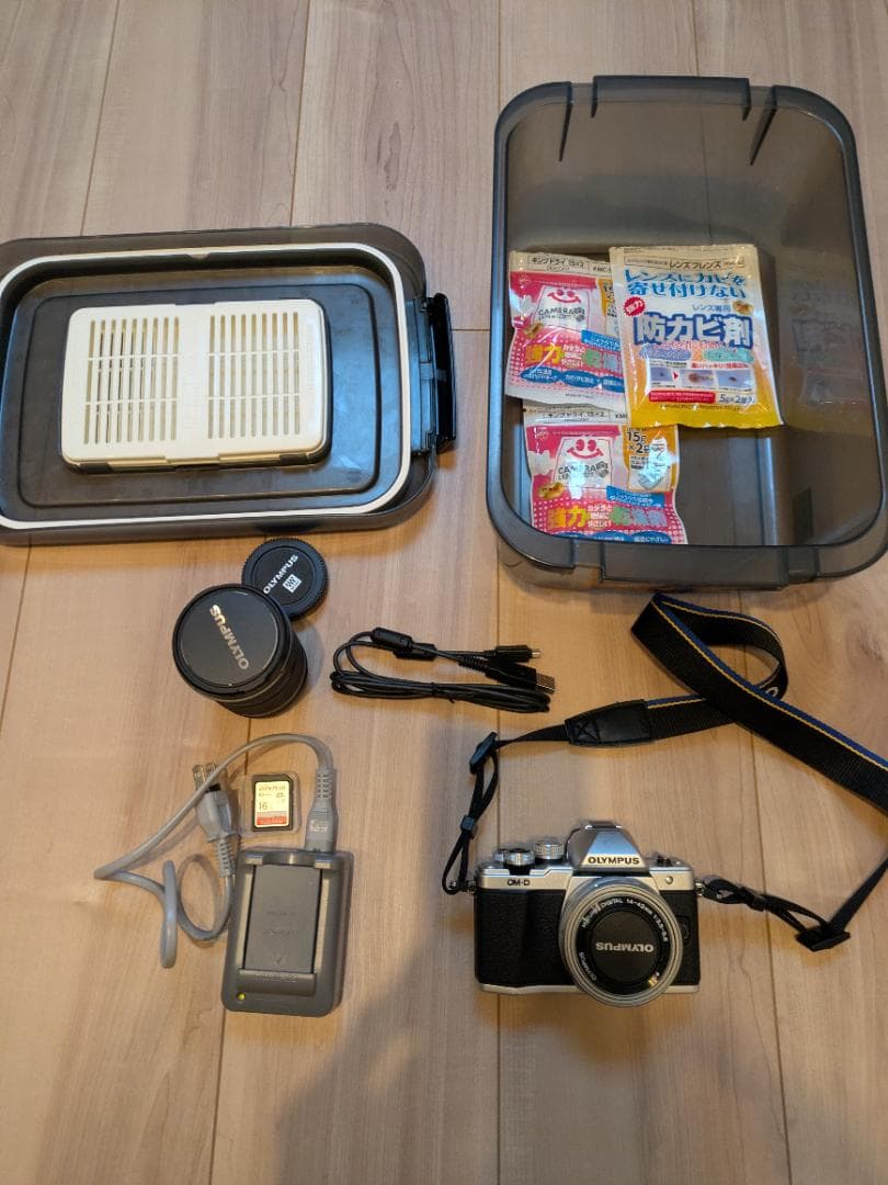 【美品・シャッター数888回】オリンパス OM-D E-M10 markⅡ Amazon.co.jp: OLYMPUS OM-D E-M10 MarkII Mirrorless SLR Body, Black