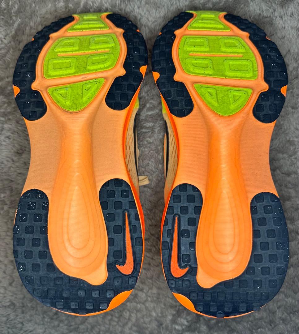 ナイキ　ボメロ18 27.5cm