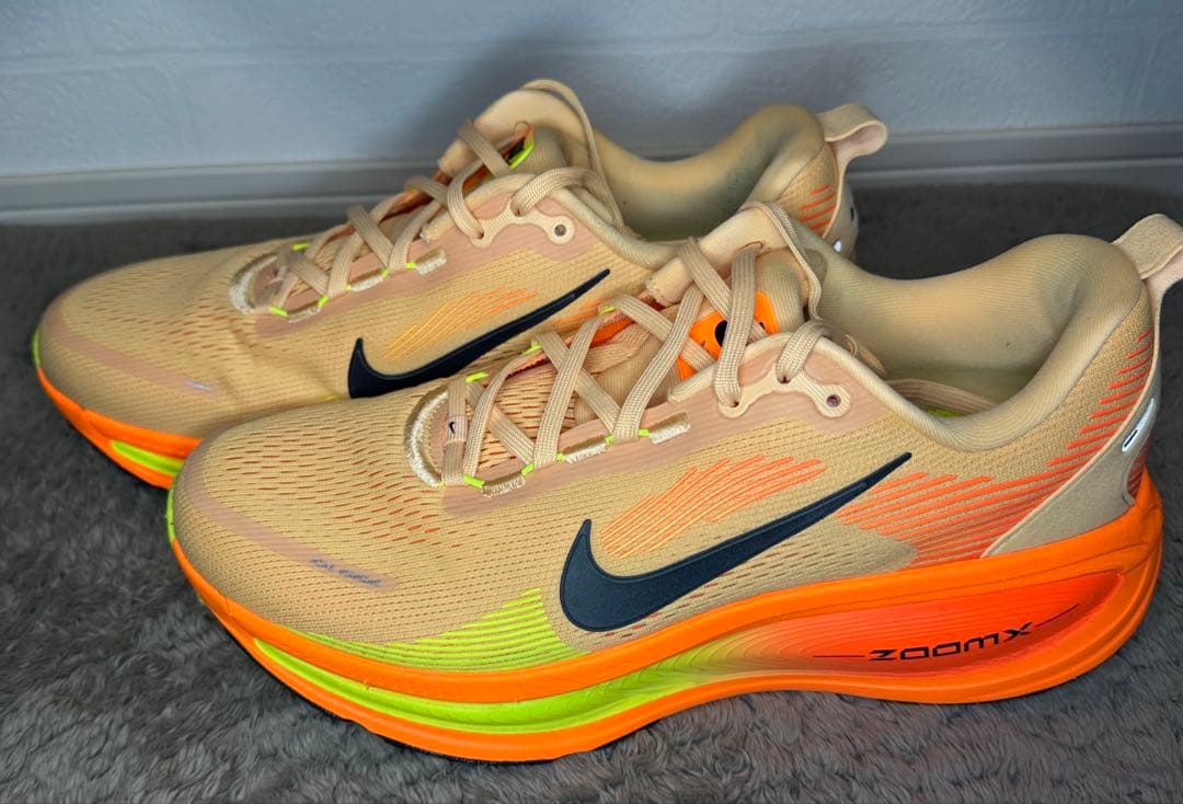 ナイキ　ボメロ18 27.5cm