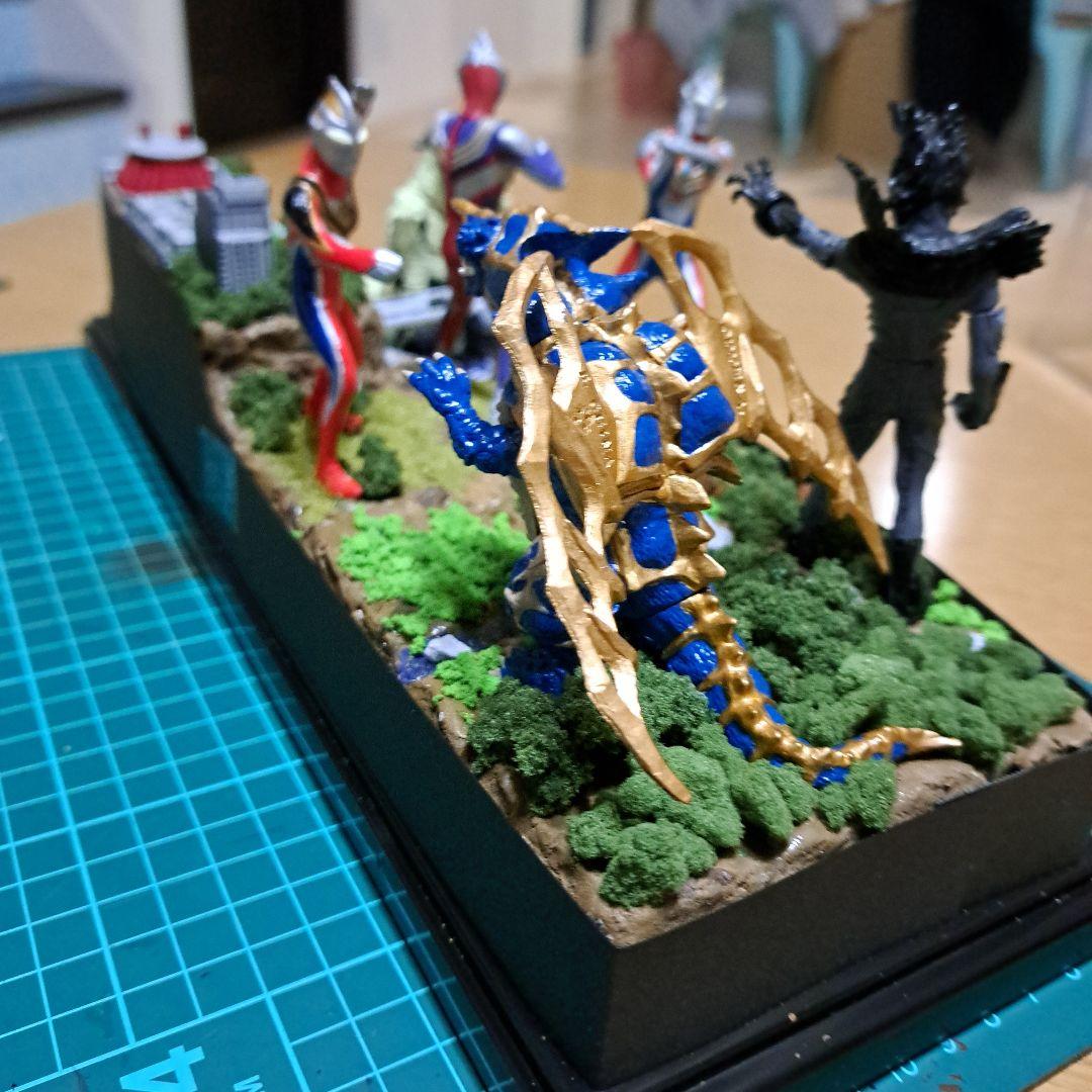 ジオラマ ウルトラマン ティガ・ダイナ・ガイア - メルカリ