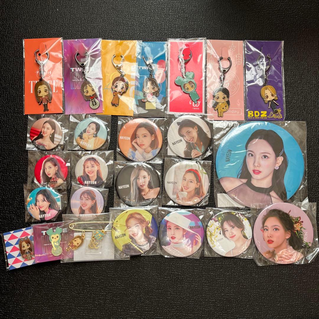 TWICEナヨン　グッズセット　トレカ　缶バッジ twice ナヨン 缶バッジ セット - メルカリ