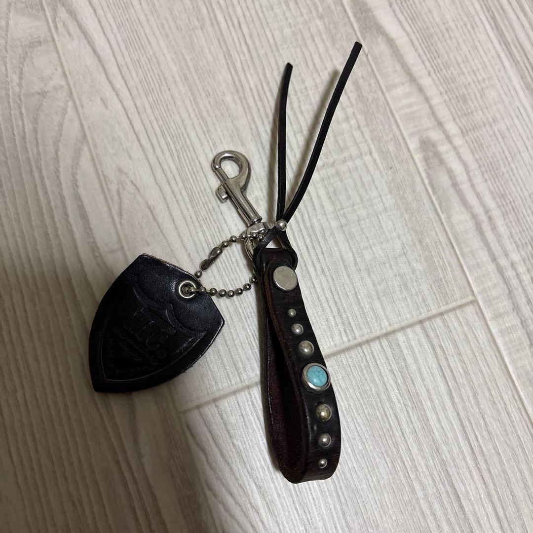 HTC レザーキーホルダー スタッズ ターコイズ 茶芯 - メルカリ