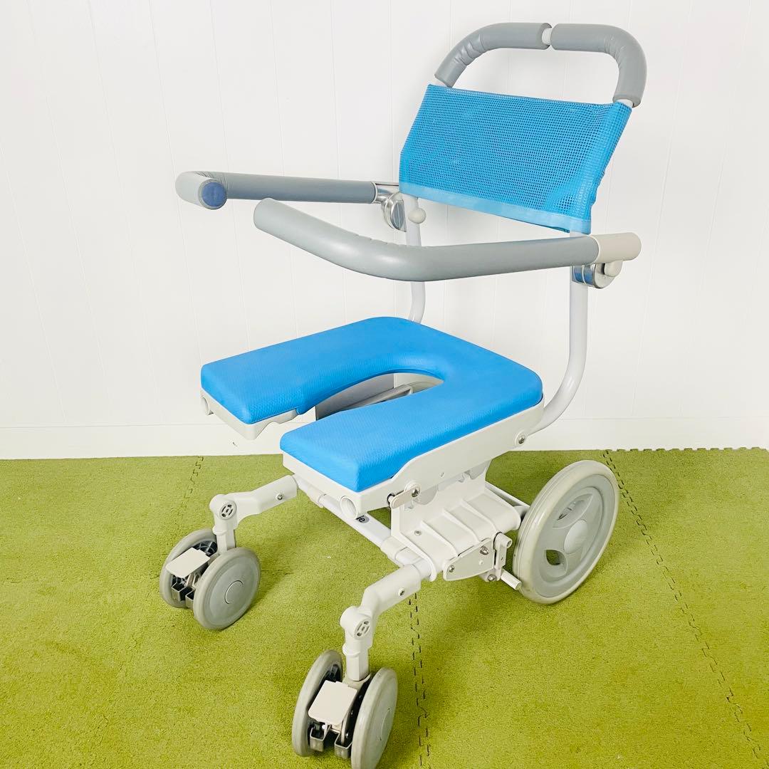 uchie 入浴用車椅子 U字型クッション付き くるくるチェアD ウチエuchie