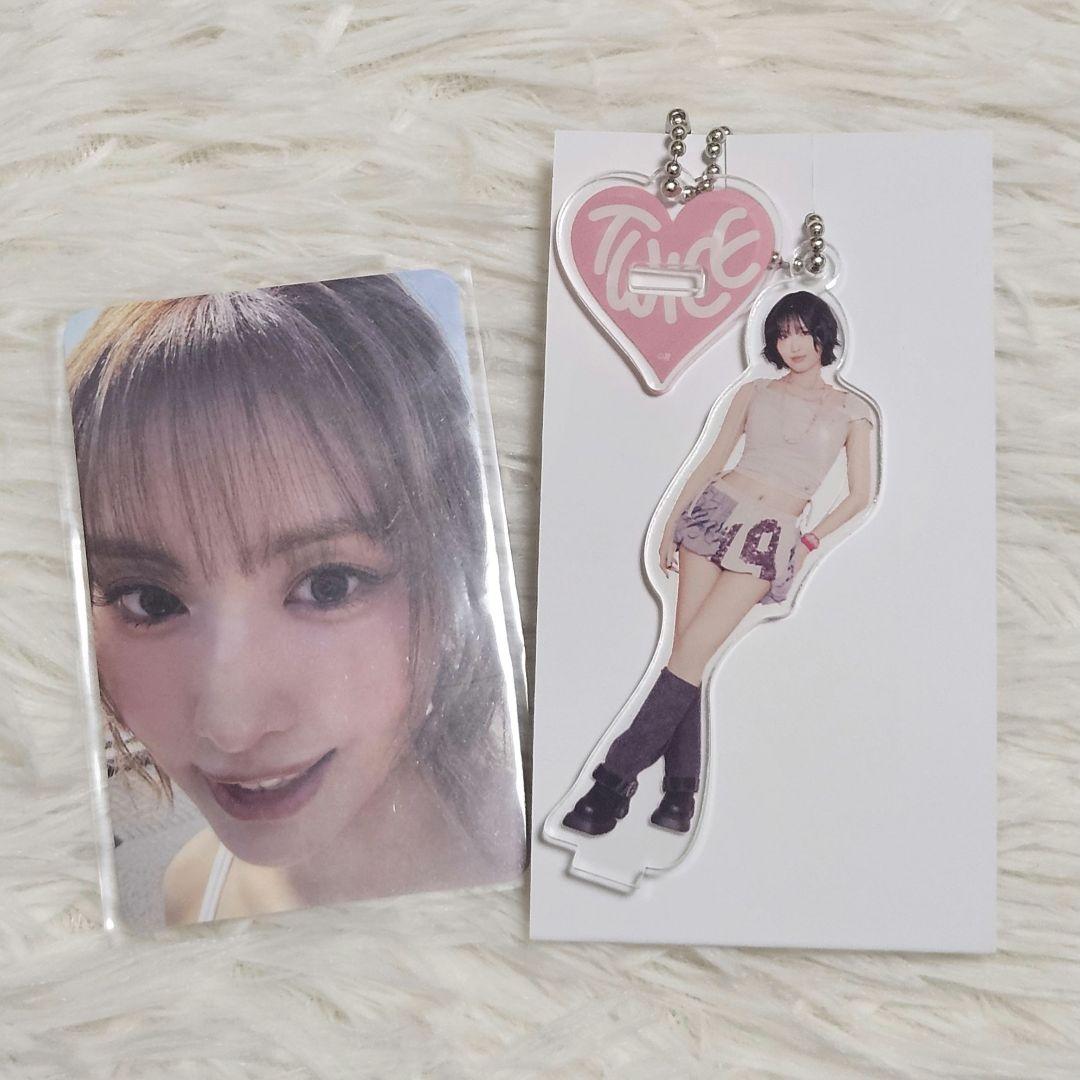 TWICE MOMO モモ アクスタ トレカ セット THIS IS FOR - メルカリ