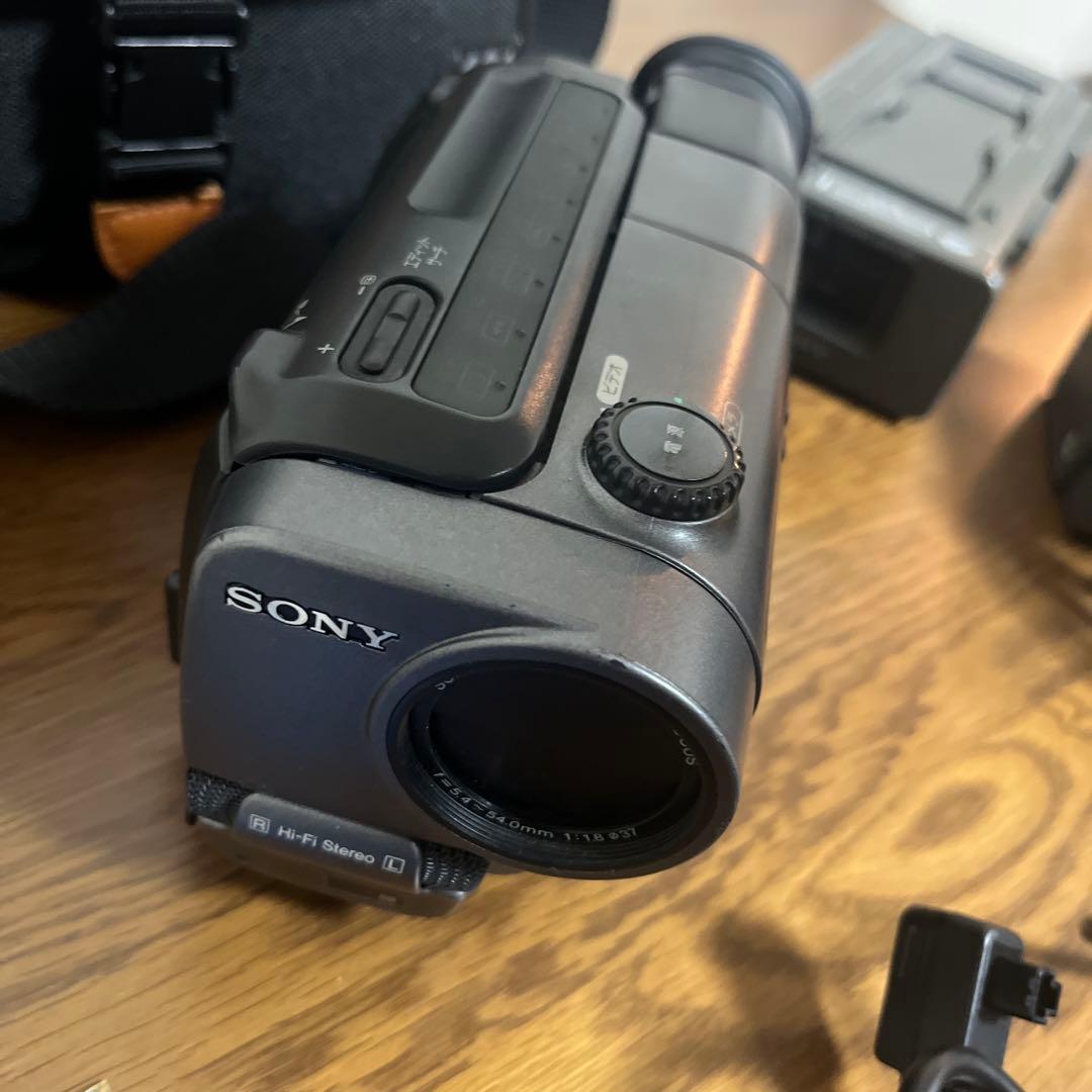 ジャンク】SONYソニービデオカメラレコーダーCCD-TR3 videoHi8 - メルカリ