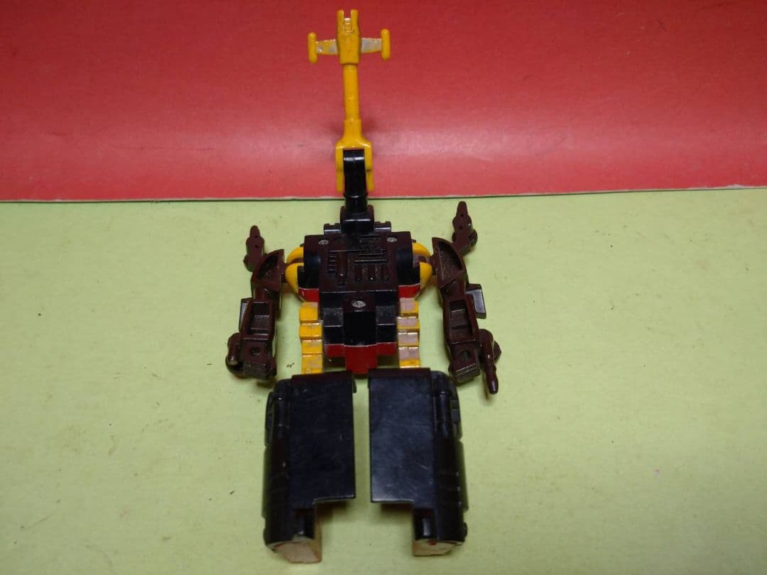 超激レア!30年物中古品 タカラ ダイアクロン 昆虫ロボ カブトロン