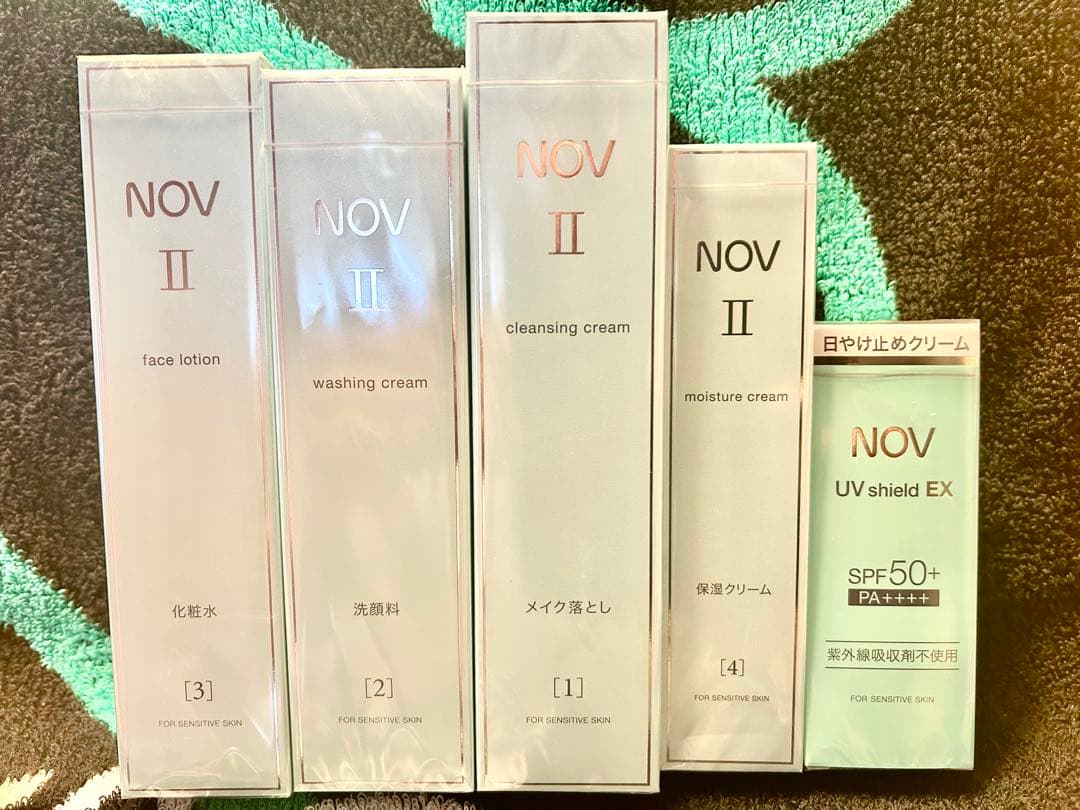 NOV スキンケアセット UVシールドEX付き NOV（ノブ） UVシールド EX 30g ＋ 保湿化粧水ミニサイズ 20ml 限定