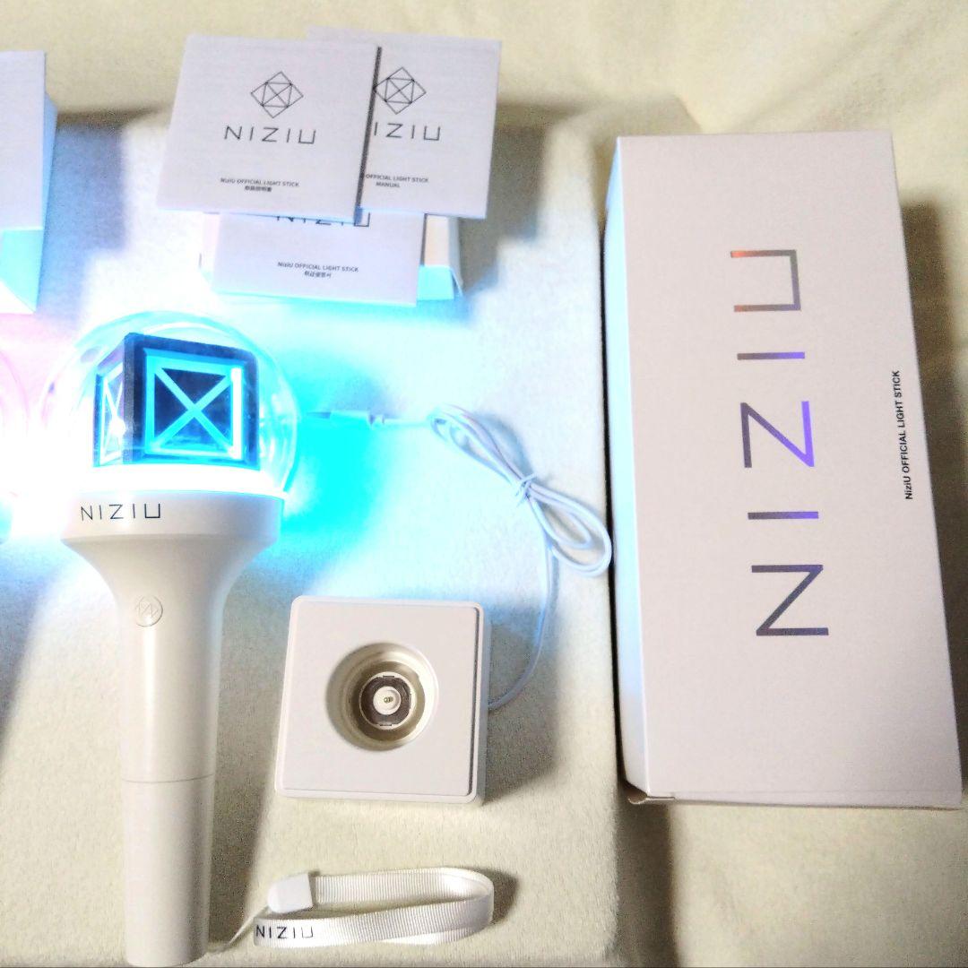 NiziU ペンライト 2本セット 動作確認済 即日発送可 LIGHTSTICK - メルカリ