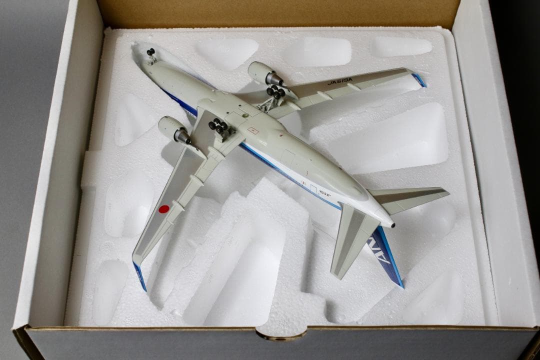 レア ANA B767-300ER JA619A 1/200 完成品 - メルカリ