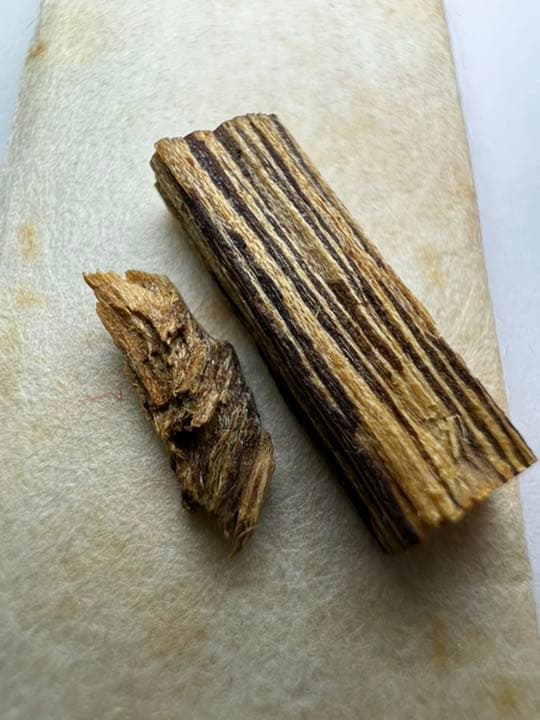 古渡命銘木 百八十種名香　伽羅　銘【龍頭】0.195g 香木/お香/沈香/伽羅