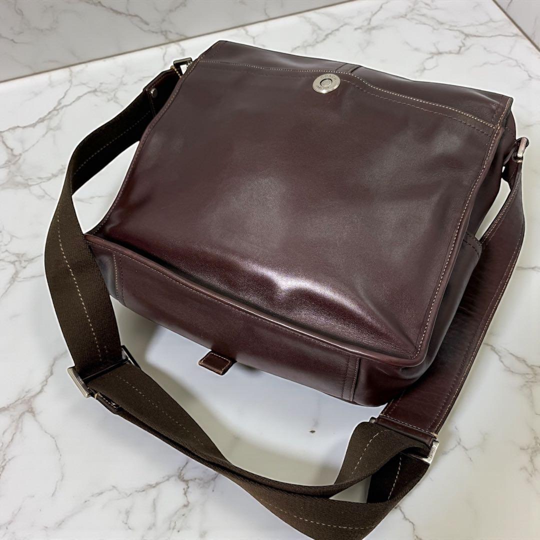 《入手困難》コーチ メッセンジャーバック レザー フラップ 斜めがけ