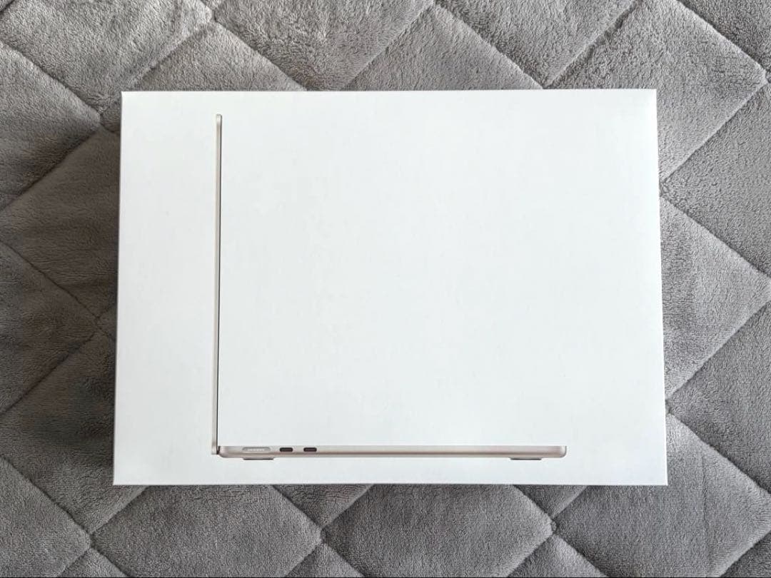 【極美品】MacBook Air M3 2024/13/256GB スターライト