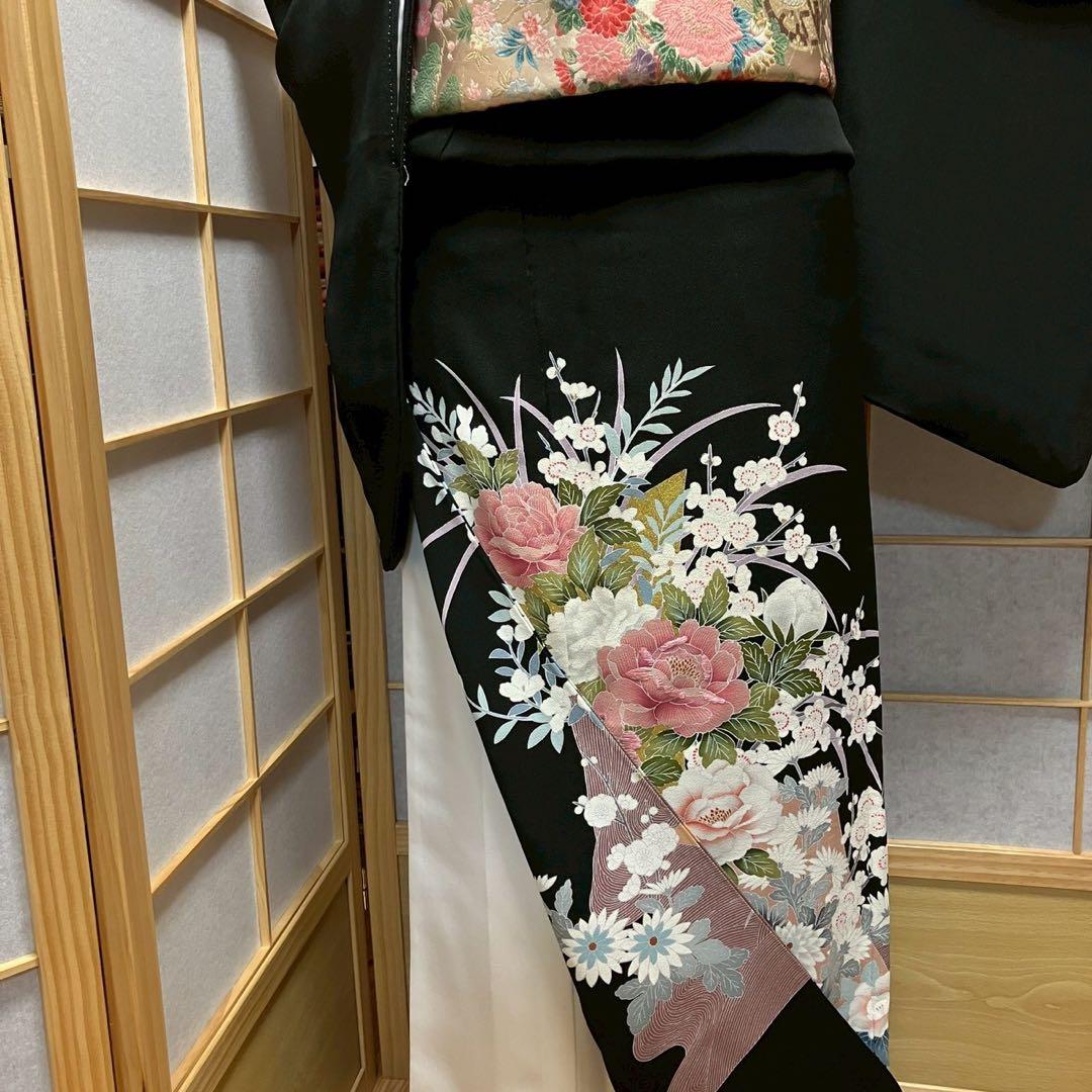 7217］黒留袖 牡丹花文 金彩 五つ紋 五三桐 比翼付 正絹 着物 袷