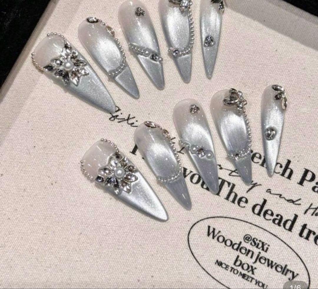 ネイルカラー・マニキュア y セルフネイルのネイルデザイン】ネイルカラー｜ゾーヤの口コミ