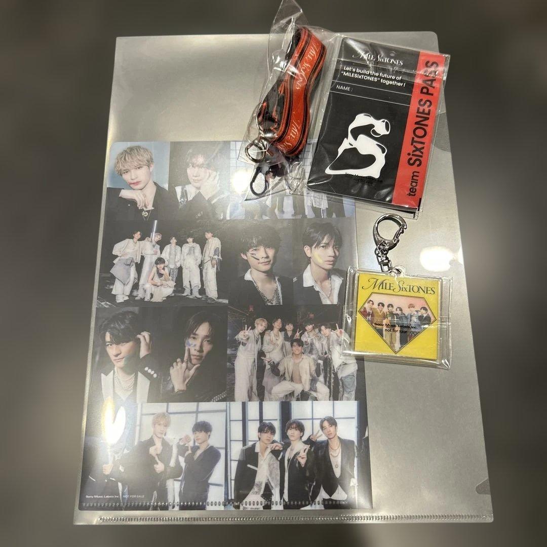 SixTONES クリアファイル＆キーホルダーセット - メルカリ