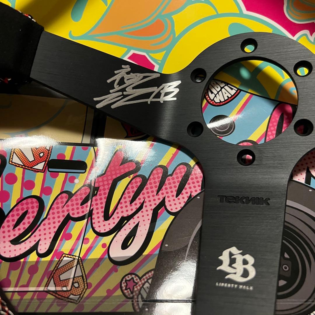 LIBERTY WALK ステアリングVer.3 加藤会長直筆サイン入り！ - メルカリ