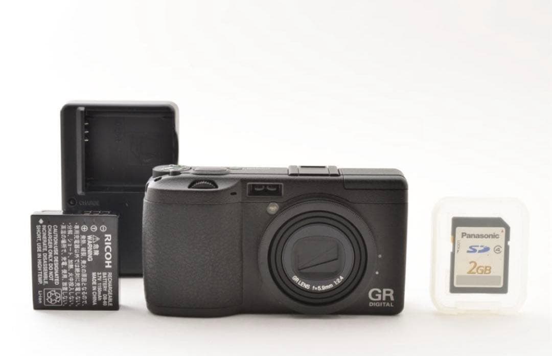 極美品 リコー　RICOH GR DIGITAL ショット数3433枚　充電器付 極美品 リコー RICOH GR DIGITAL ショット数3433枚 充電器付 撮影枚数