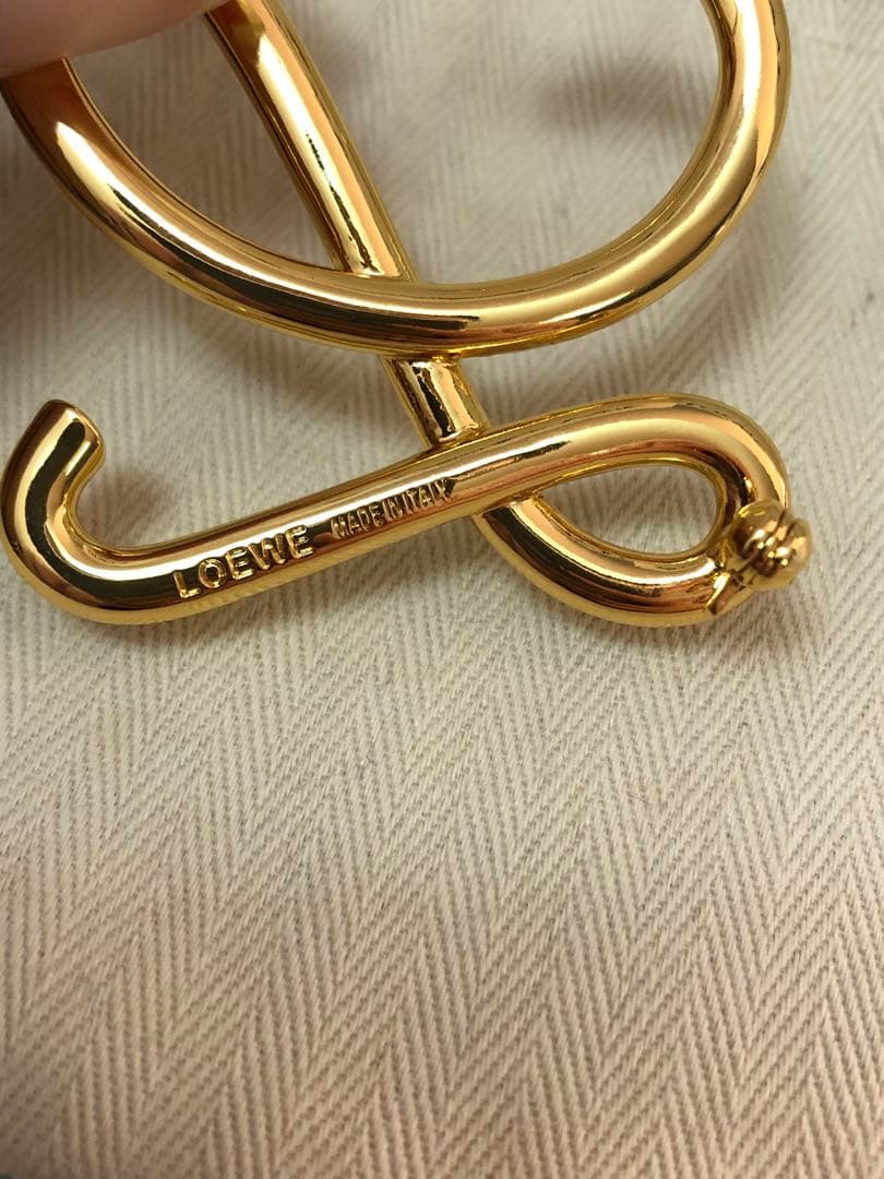 ロエベ　メタルブローチ　4.8cm ゴールド　超美品