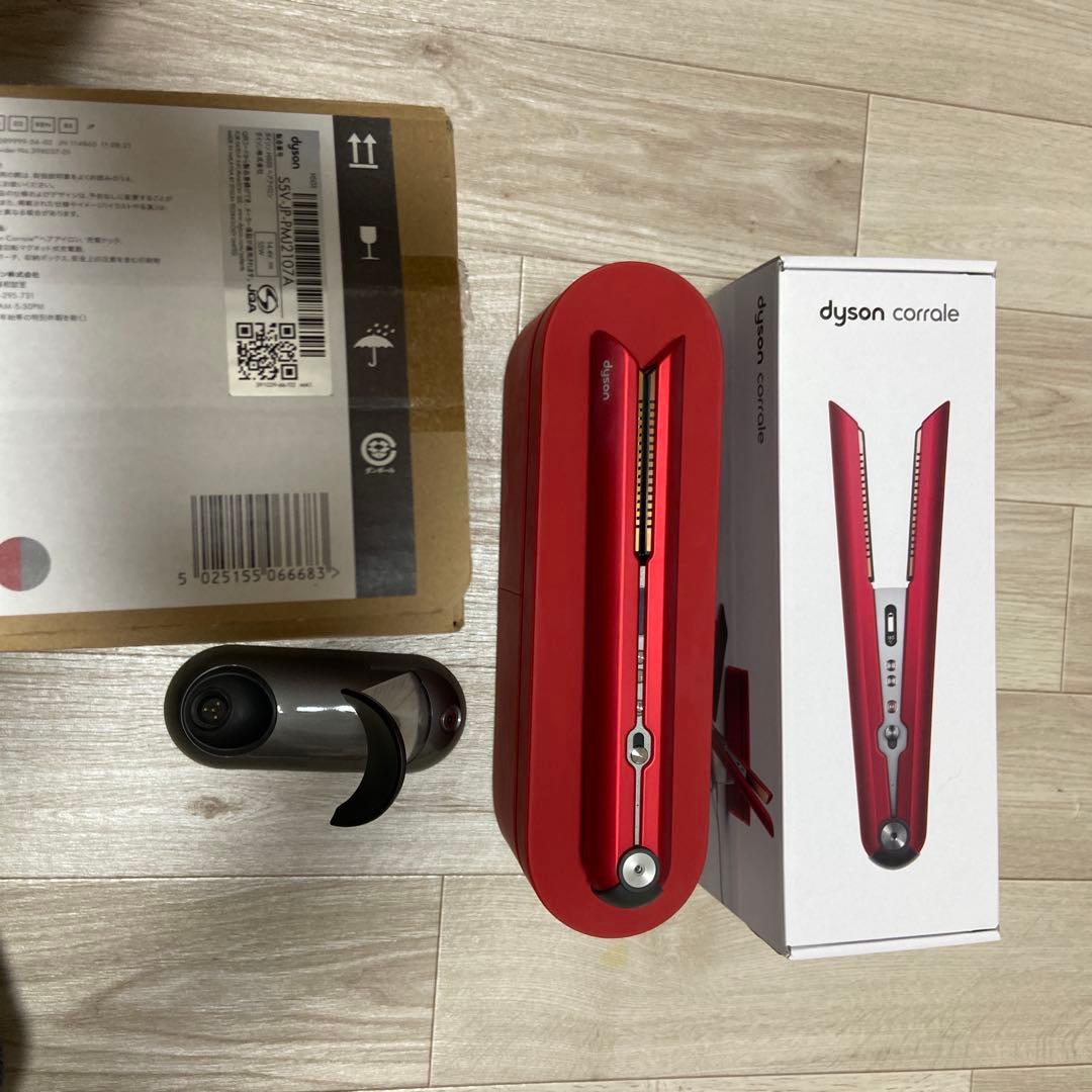Dyson Corrale 赤 ストレートヘアアイロン Dyson Corrale™ レッド／ブライトニッケル 収納ボックス付き (HS03 RBN