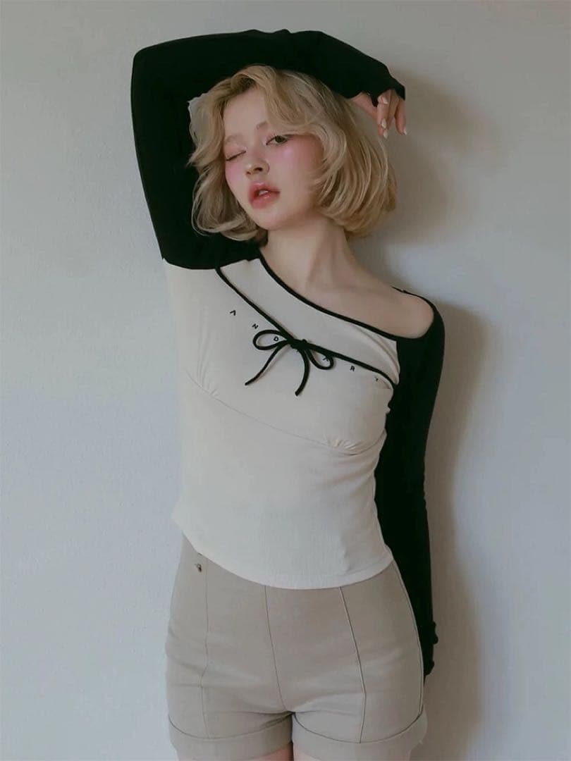 andmary Alma ribbon ブラック Tシャツ リボンデザイン 新品 - メルカリ