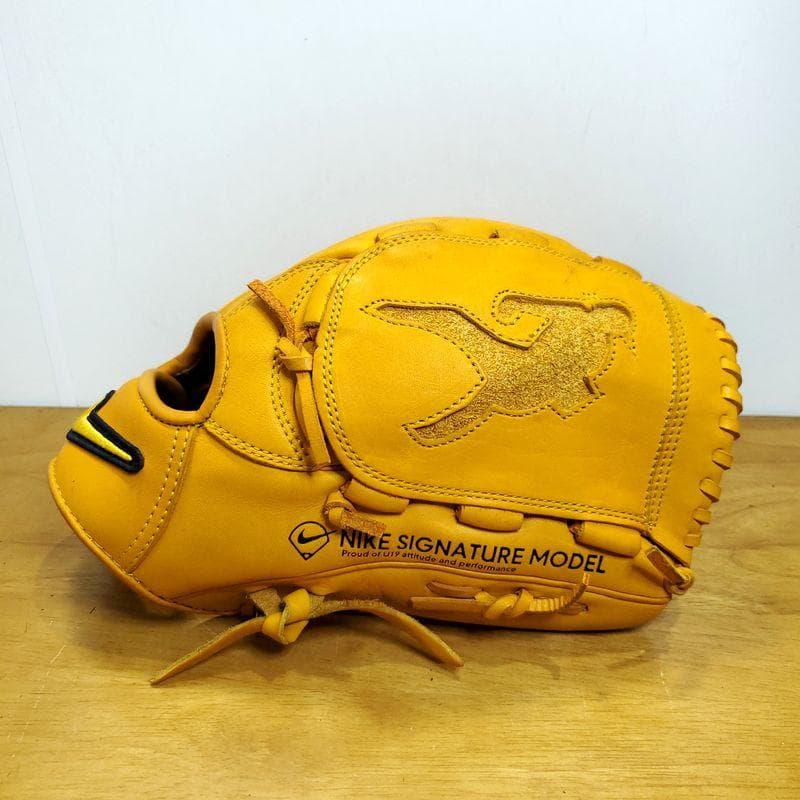 NIKE 上原浩治モデル シルエットデザイン ナイキ 投手用 軟式グローブ