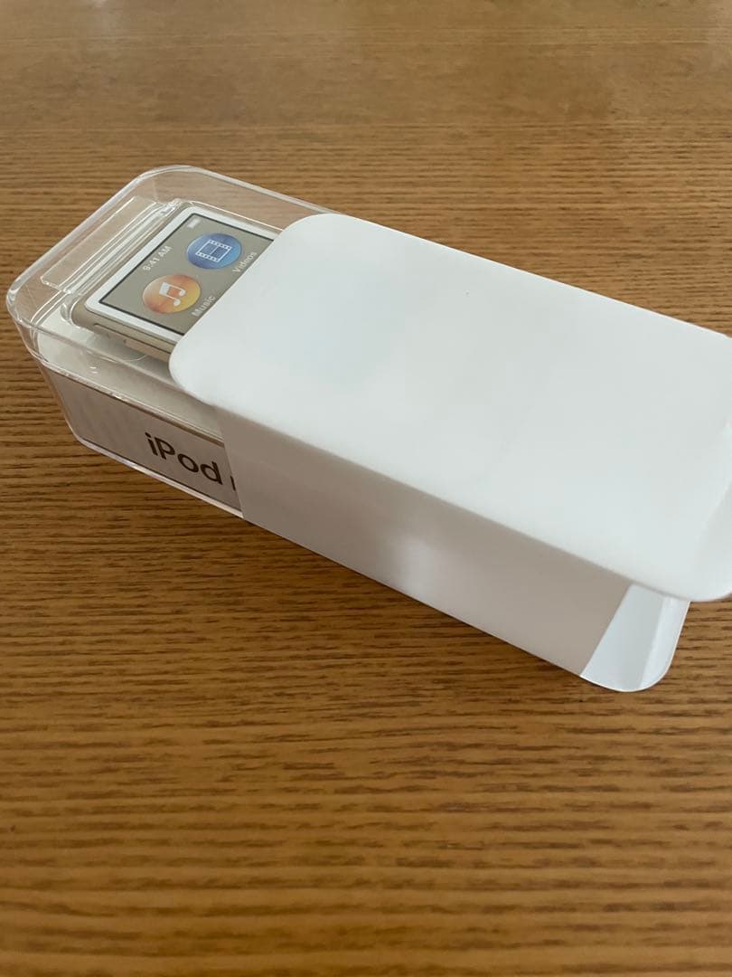iPod nano 第7世代16GB ゴールド　未開封 Apple iPod nano 7th Generation Gold 16GB MP3 Player - Latest Model