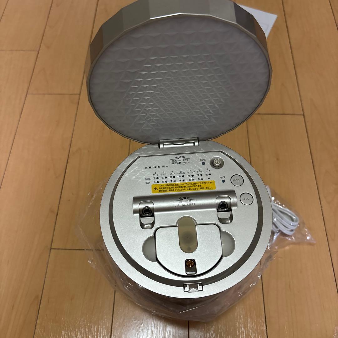 YA-MAN シルバー フェイススチーマー 多面体デザイン YA‐MAN（ヤーマン） スチーマー 毛穴ケアスチーマー ブライトクリーン