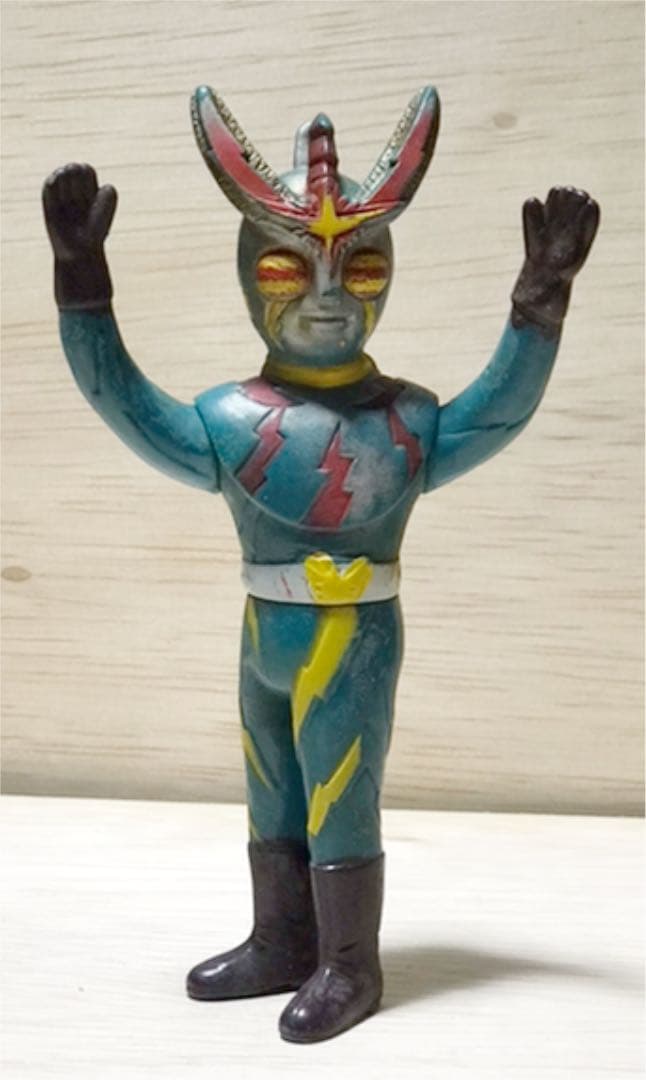 イナズマン ソフビ ペンダント ポピー 昭和レトロ - メルカリ