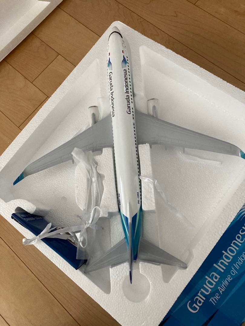 ガルーダ　インドネシア 航空機モデル 1/100スケール B737-800NG Jcwings ガルーダインドネシア航空 737-800 PK-GMZ 1/400 LH4210