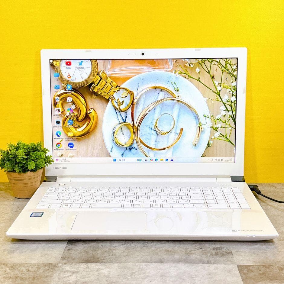 新品SSD480で快適✨きれいな白❣カメラ付 ブルーレイ フルHD薄型Win11