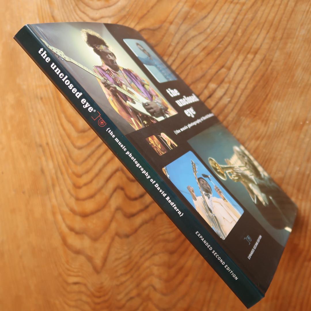 セール！ 希少サイン本　洋書　The Unclosed Eye （写真集）