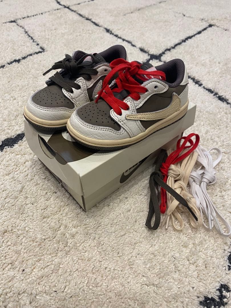 Nike Air Jordan 1 Low グレー/ホワイト/レッド s-l400.jpg