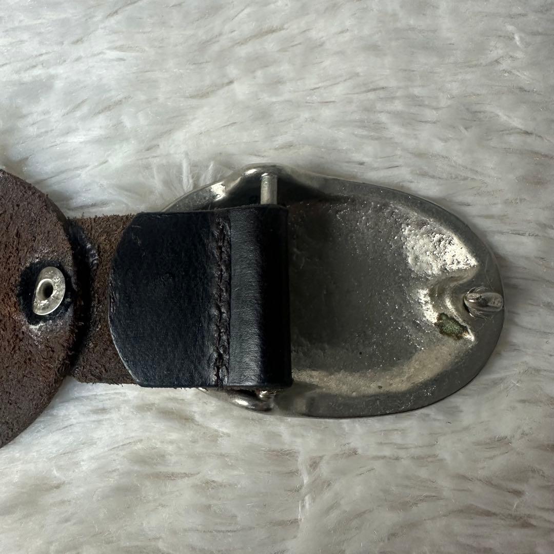 ヴィヴィアン レザーベルト フラワーデザイン オーブ型押印 - メルカリ