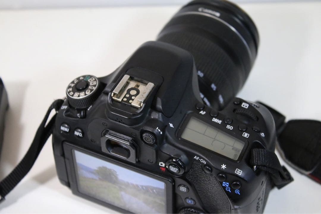 ジャンク品Canon EOS 80D EF-S18-135mm TAMRON 付