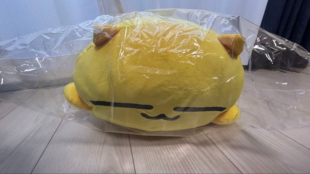 うんたねこ デカもちぬいぐるみ - メルカリ