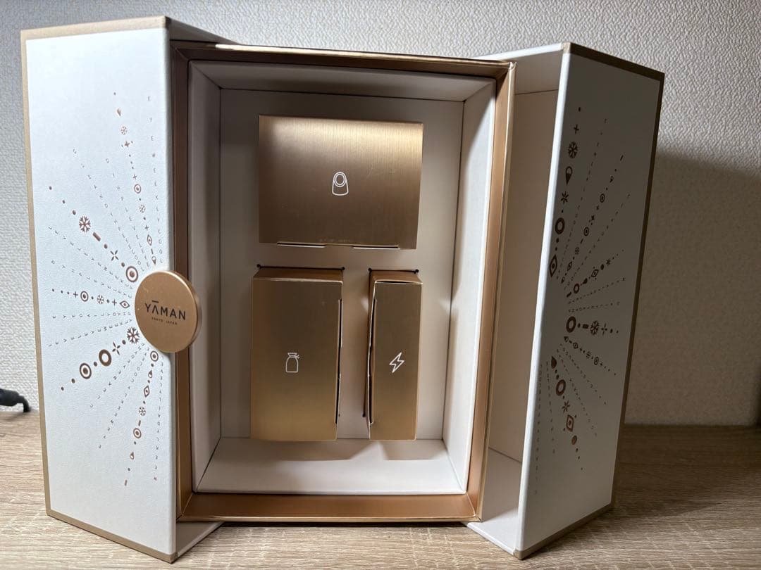 《ほぼ未使用》 ヤーマン フォトプラス シャイニー M18