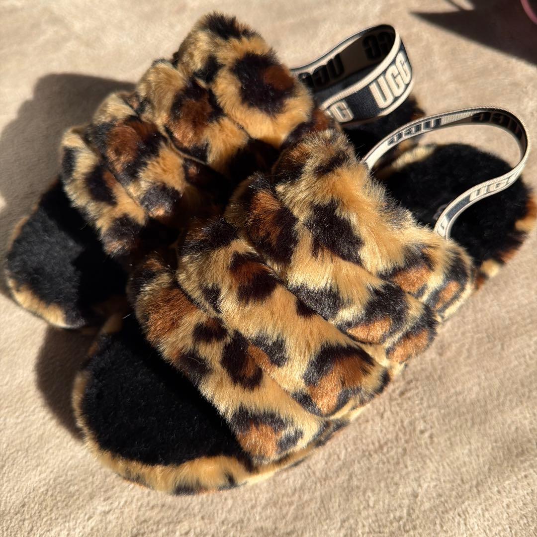 UGG ヒョウ柄 スライドサンダル - メルカリ