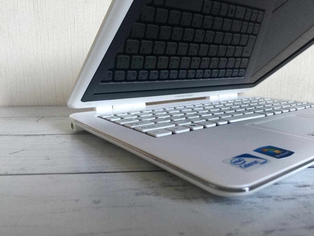 FRONTIER FRNV105 11.6型TFT液晶 薄型・コンパクトPC