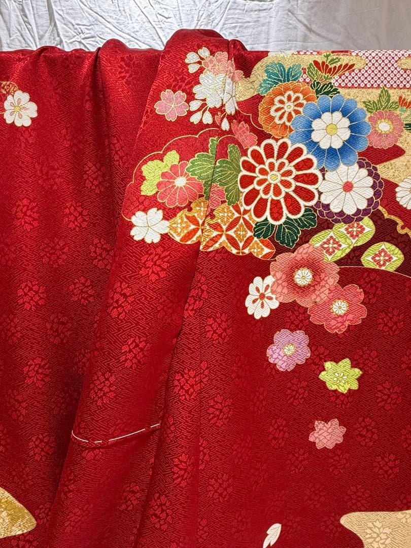 三越取扱 吉澤織物 [田中優子の世界]振袖 未仕立 定価70万 正絹 赤地