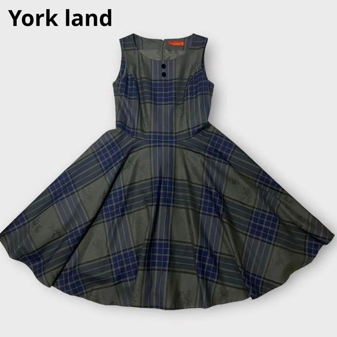 美品】York land ヨークランド ライオンジャガード チェックワンピース