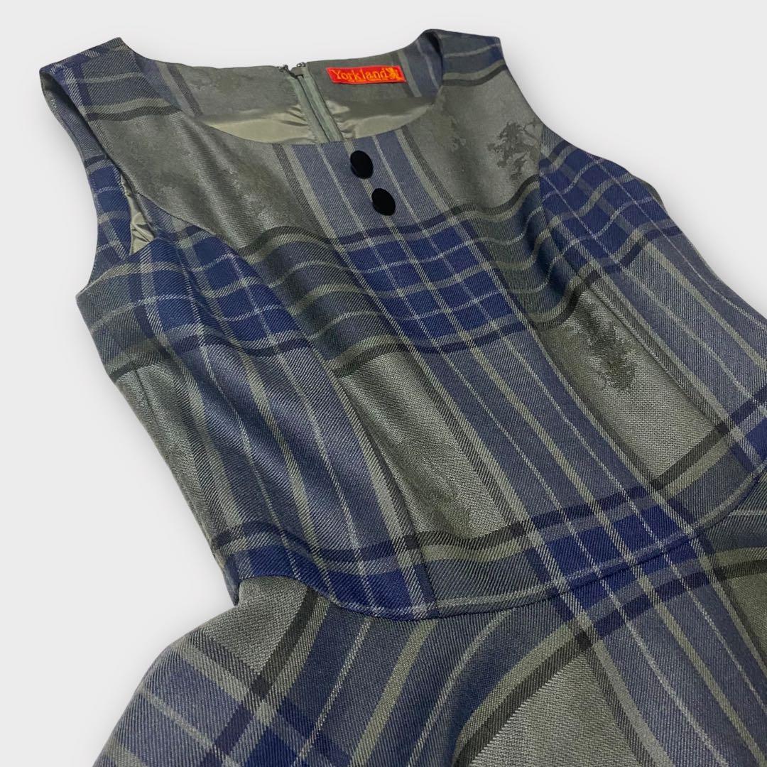 美品】York land ヨークランド ライオンジャガード チェックワンピース