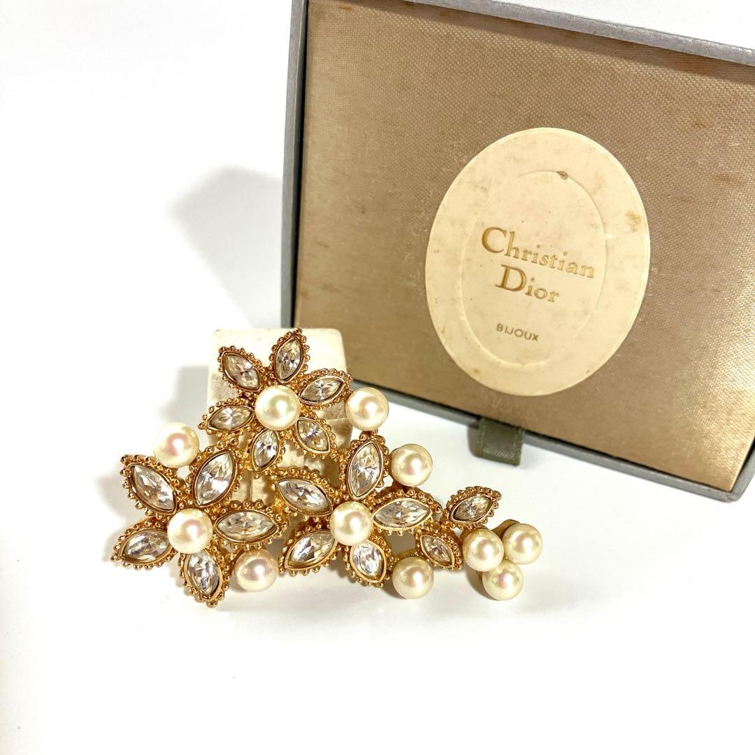 美品】クリスチャンディオール パール ラインストーン ブローチ - メルカリ
